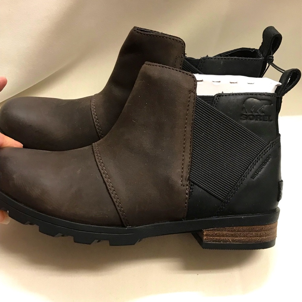 SOREL Womens Brown Heel Pull-Tab Almond Toe Block Heel Emelie Chelsea sz 6 NWOB